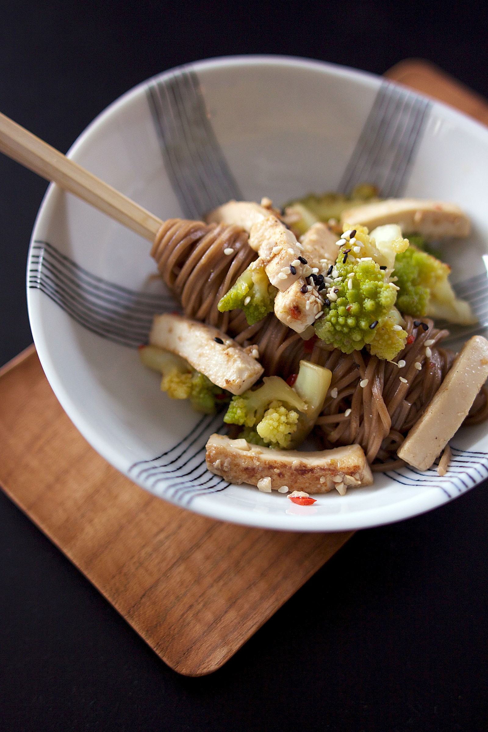 Soba noodles with tofu, romanesco and chili sauce