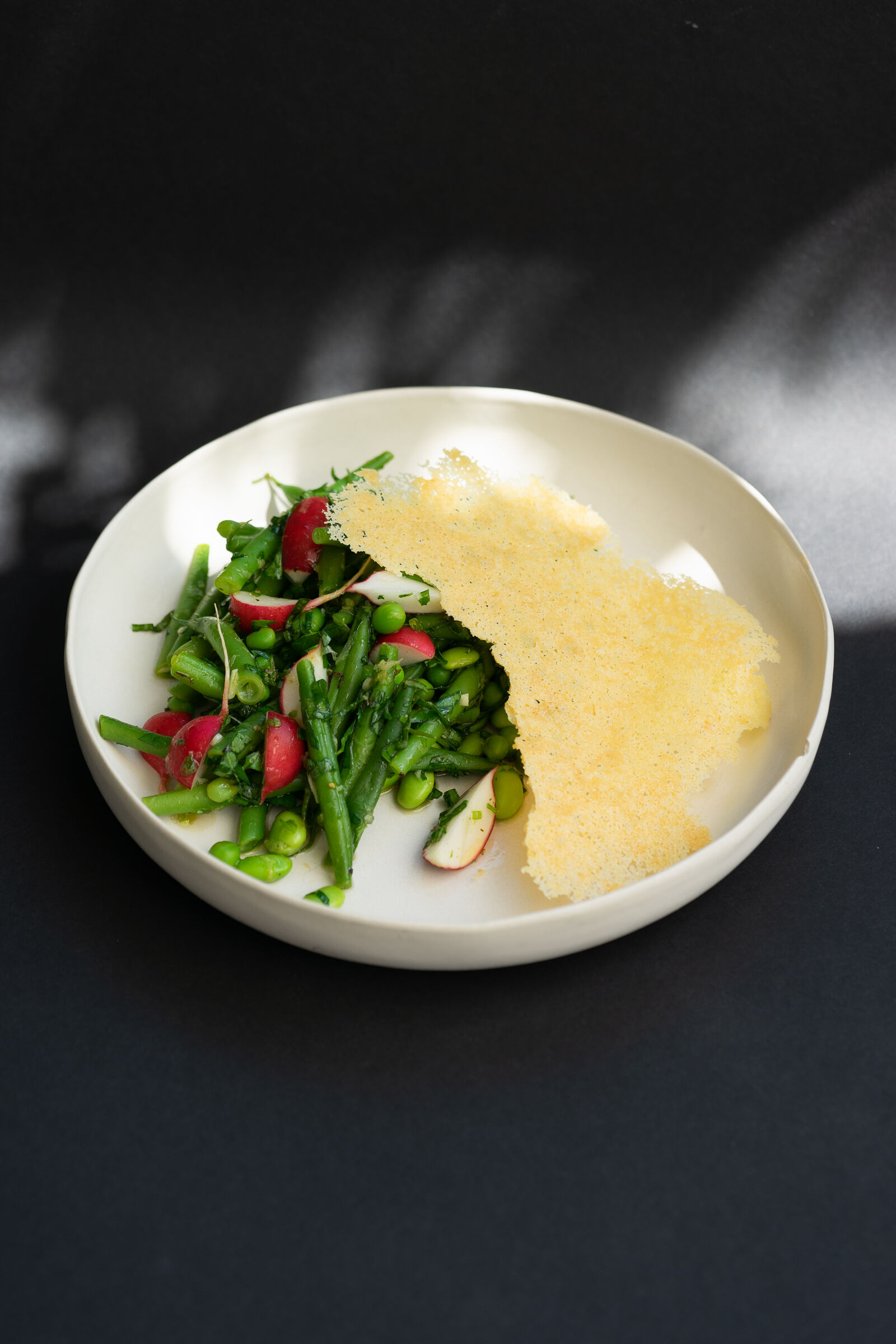 Gemüsesalat mit Sbrinz-Cracker