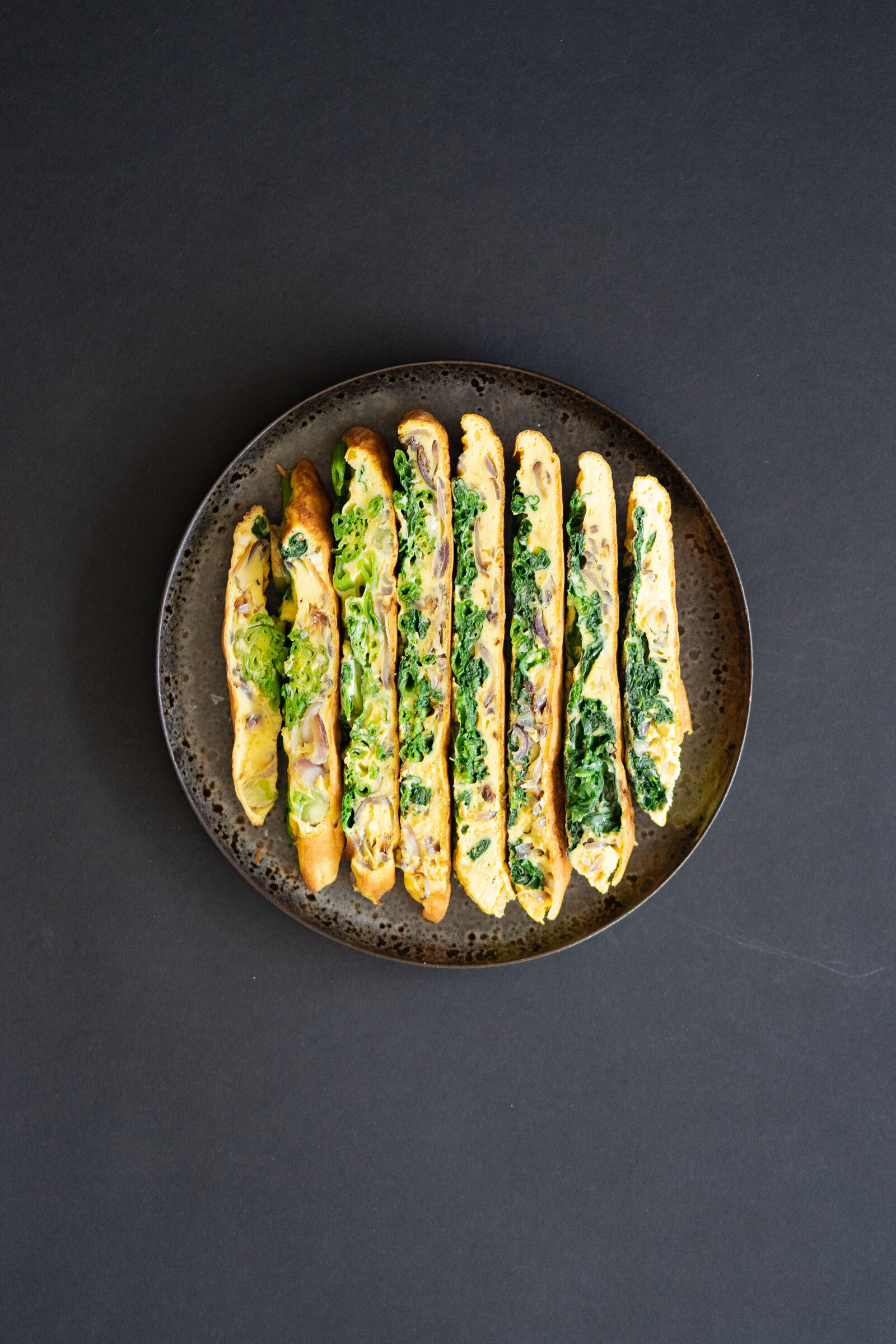 Frittata mit Spinat und roten Zwiebeln