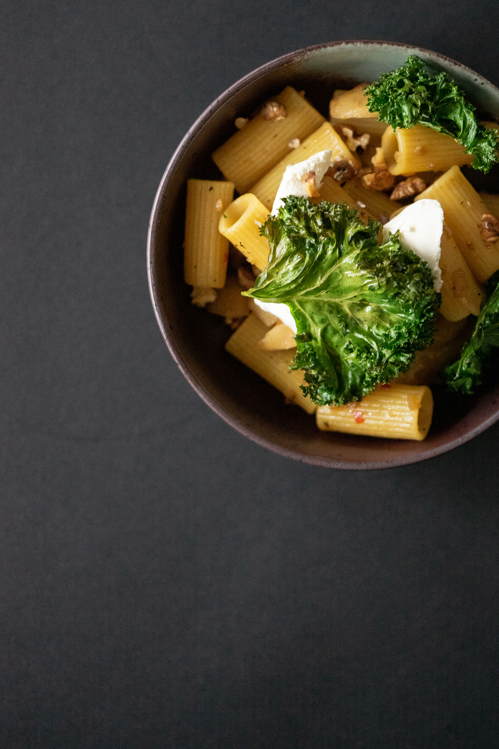 Rigatoni mit Topinambur, Balsamico und Federkohl