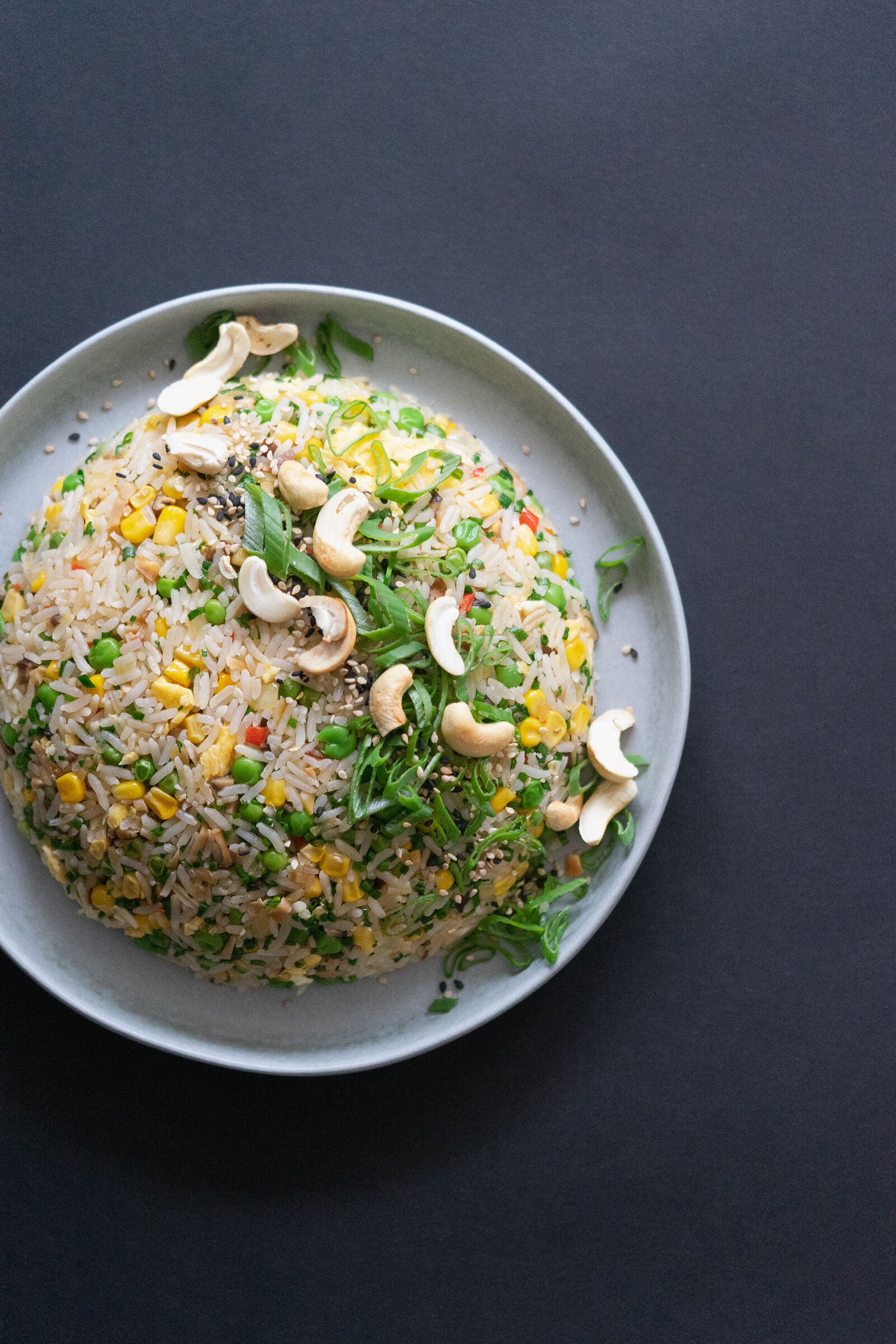 Gebratener Reis mit Gemüse, Shiitake-Pilze und Ei