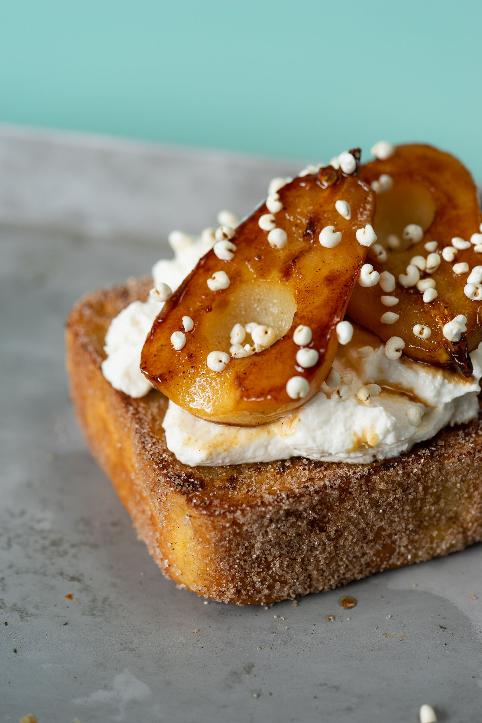 Arme Ritter mit Ricotta, Birnen und Hirse