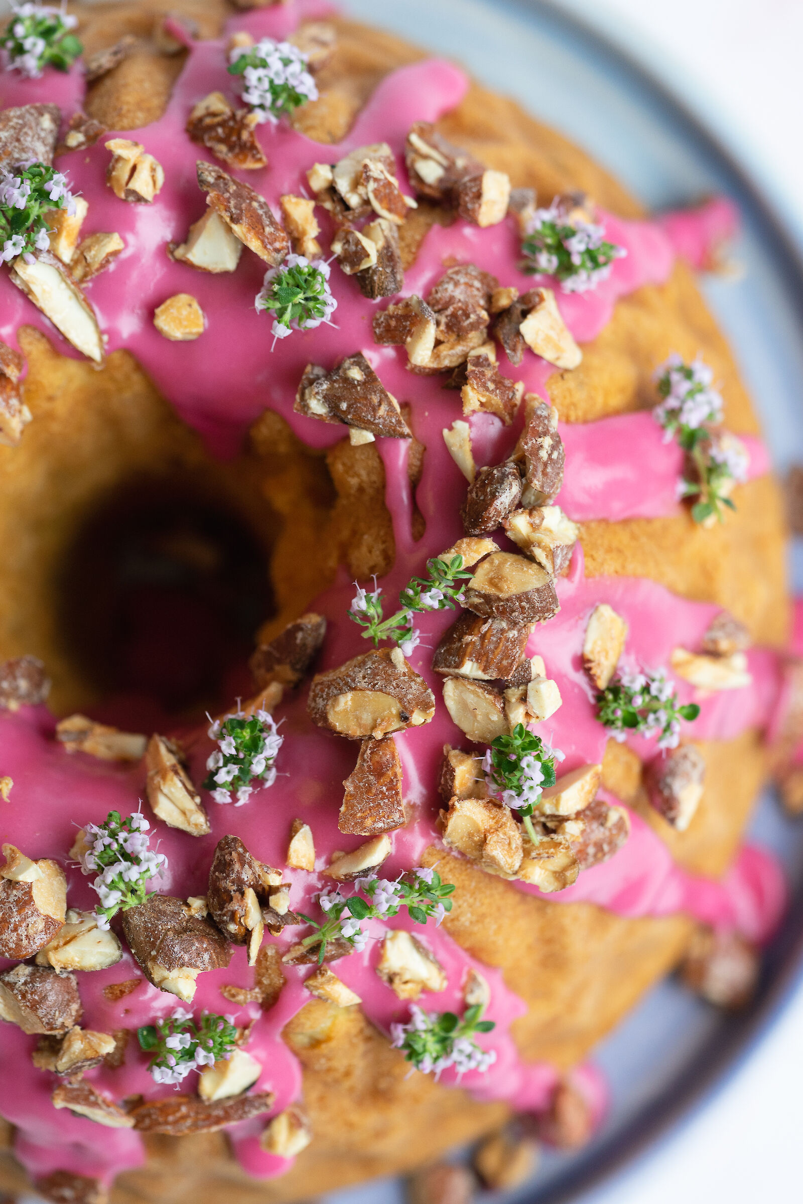 Rhubarb gugelhopf with olive oil, thyme and almonds