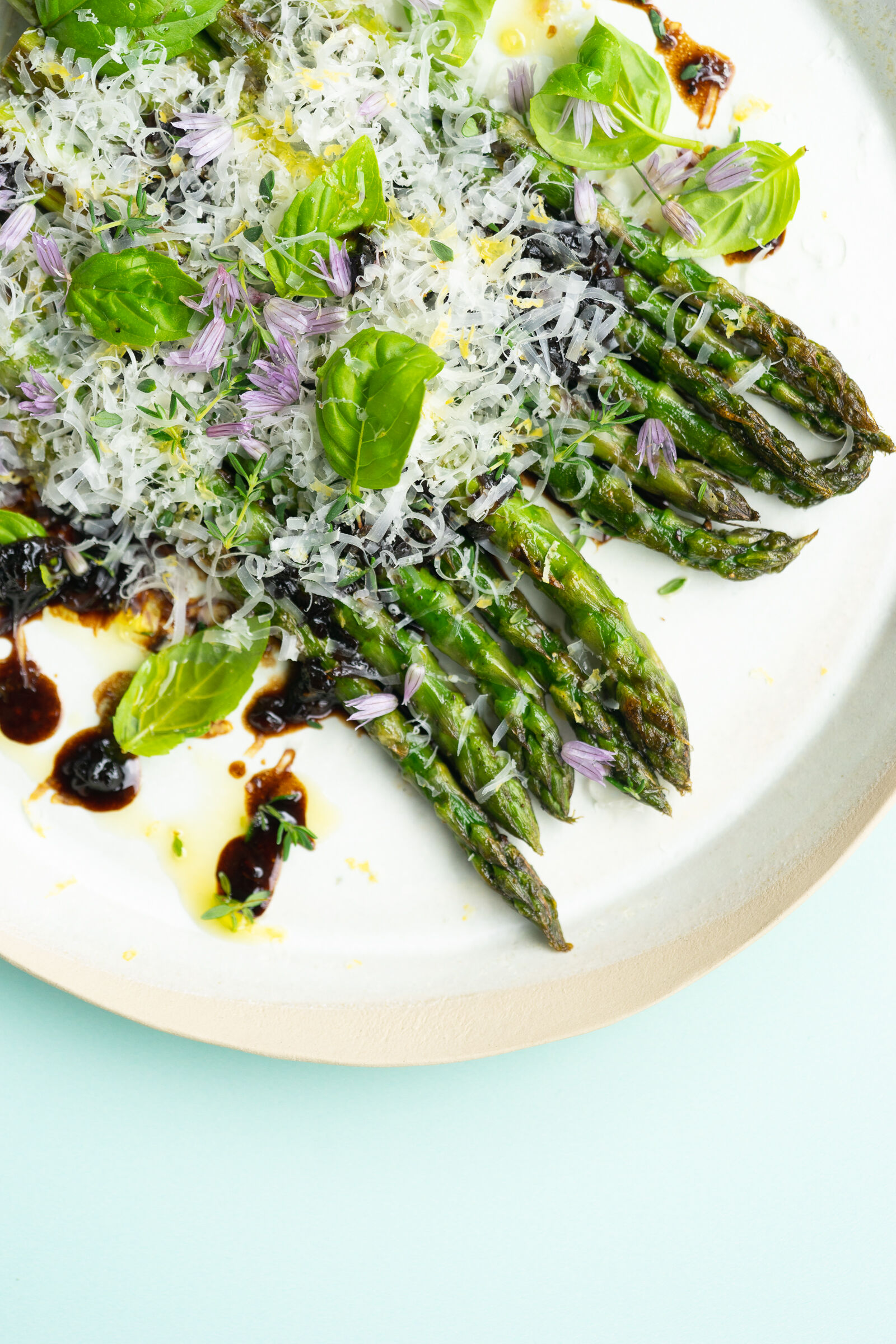 Grüner Spargel mit Balsamico und Sbrinz